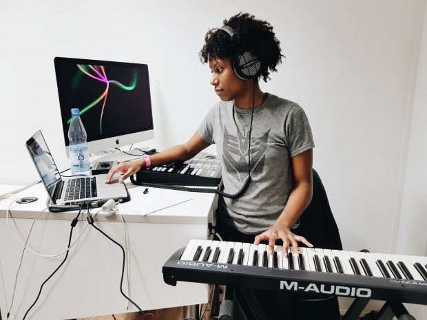 Komponieren mit Synthesizer (Bild: Sandy Kramer/Booster-Space)